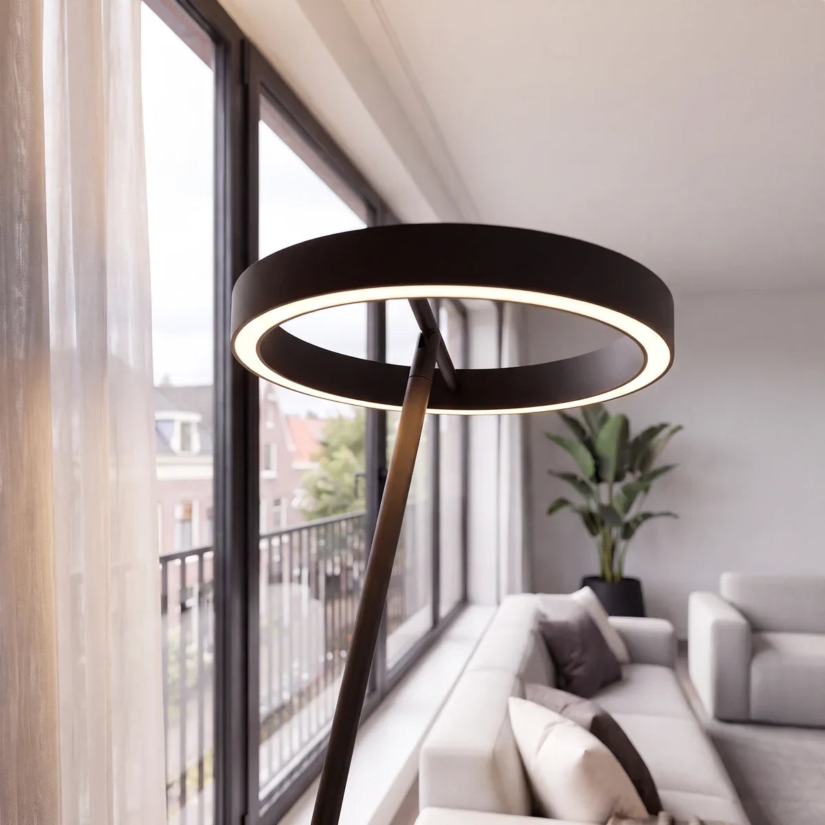 détail de l'anneau led orientable du lampadaire solara