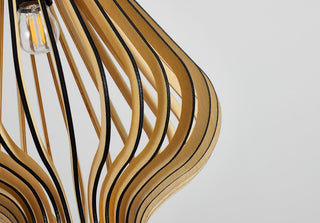 détail des lamelles en bois et de la douille de la suspension