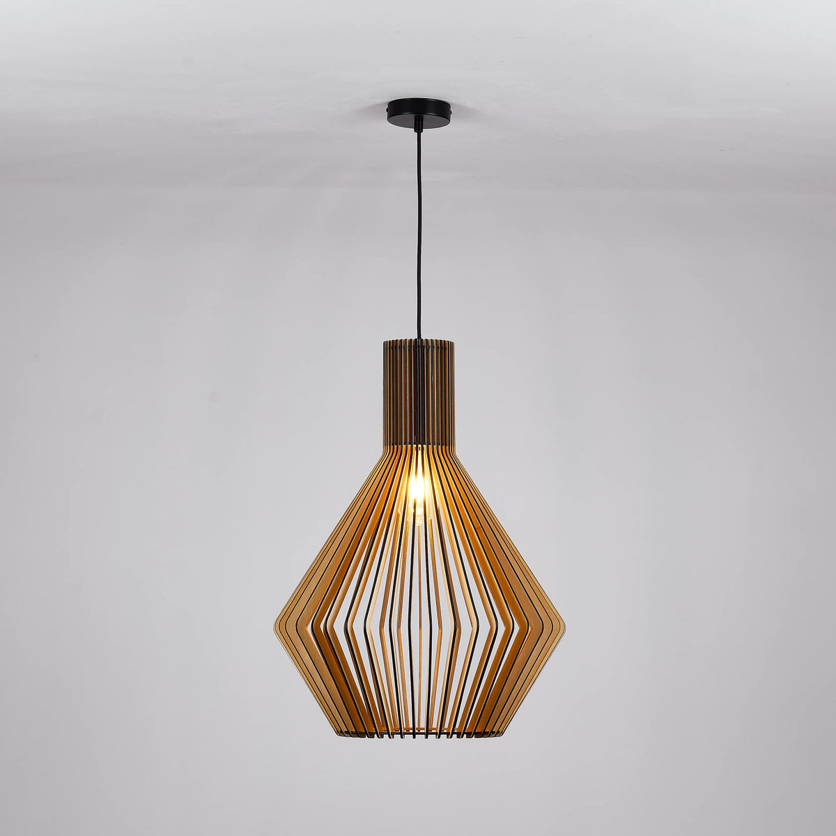 suspension en bois noir lignum variante diamant