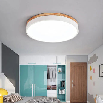 plafonnier scandinave, lampe plafond LED, luminaire nordique, plafonnier moderne, éclairage salon, lampe design aluminium, plafonnier chambre