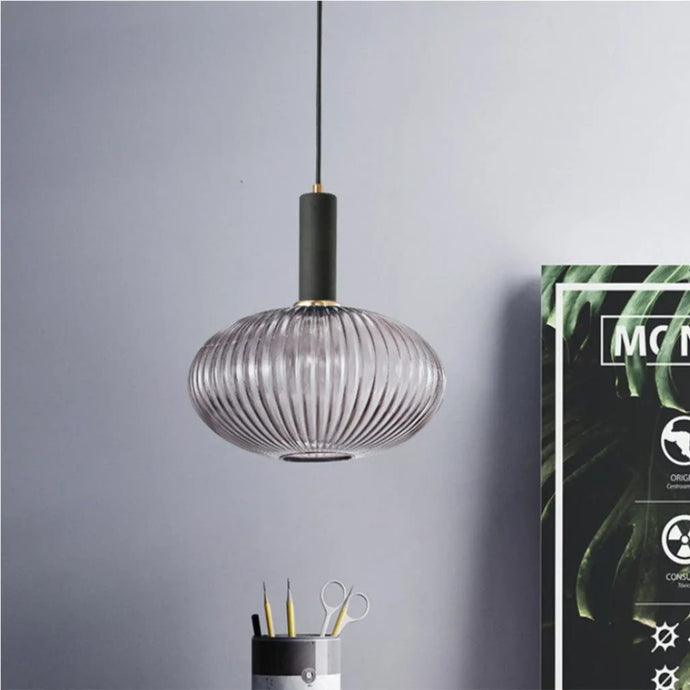 suspension en verre, lampe suspendue en verre, suspension E27 noire et or, luminaire en verre pour salon