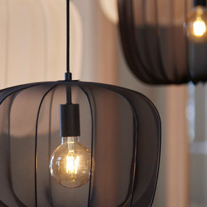 suspension plumeria, suspension noir, luminaire métallique, suspension 40x30, lampe plafond noir, suspension design, suspension moderne