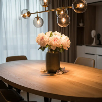 suspension moderne, suspension table à manger, suspension cuisine noire, suspension cuisine dorée, suspension au-dessus îlot