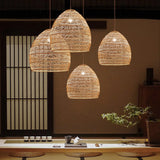 suspension en rotin, lampe suspendue rotin, luminaire naturel, suspension artisanale, lampe rotin beige, lampe rotin noir