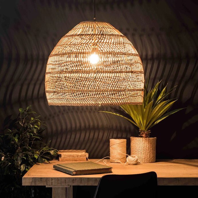 suspension en rotin, lampe suspendue rotin, luminaire naturel, suspension artisanale, lampe rotin beige, lampe rotin noir
