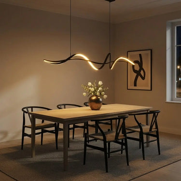 suspension cuisine noire, suspension LED intégrée, suspension design courbé, suspension dimmable cuisine, luminaire îlot de cuisine