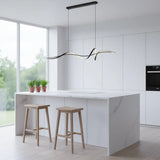 suspension cuisine noire, suspension LED intégrée, suspension design courbé, suspension dimmable cuisine, luminaire îlot de cuisine